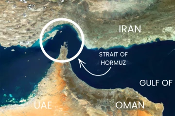 ඉරානෙට බෝම්බ හංගපු තැන් හොයාගන්න බැරිවෙලාද? හෝර්මුස් සමුද්‍ර සන්ධිය ගැන අමුතුම ආරංචියක් - ඉරානයට දරුණු චෝදනාවක්