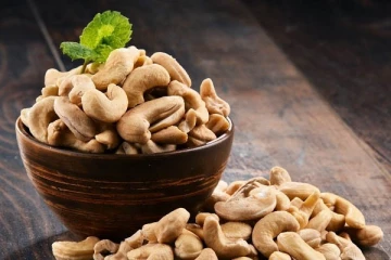 நம்பமுடியாத நன்மைகளை தரும் முந்திரி பருப்பு! ஒரு நாளைக்கு இவ்வளவு சாப்பிட்டாலே போதும்!