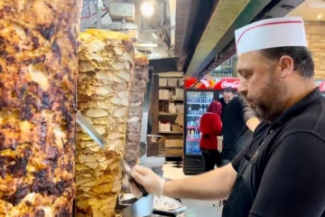 தலைநகரை ஷவர்மா தலைநகர் என அழைக்கவேண்டும்: கனேடிய கவுன்சிலரின் விருப்பம்