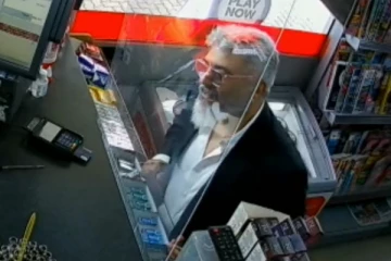 லண்டன் சூப்பர் மார்க்கெட்டில் அஜித்.. வைரலாகும் வீடியோ