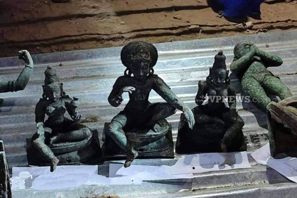 1000 ஆண்டுகளுக்கு முந்தைய செப்பேடுகள், ஐம்பொன் சிலைகள் கண்டெடுப்பு! | 1000 Year Old Coppers Aimbon Idols Discovered