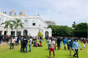 போராட்டக்களத்தை விட்டு நகராத போராட்டக்காரர்கள்! அடுத்தது என்ன...