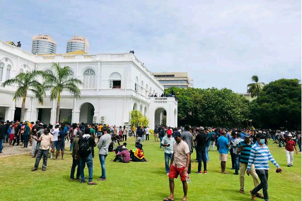 போராட்டக்களத்தை விட்டு நகராத போராட்டக்காரர்கள்! அடுத்தது என்ன... - ஐபிசி தமிழ்