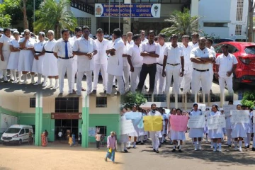 வடக்கில் சுகாதார தொழிற்சங்கங்கள் வேலை நிறுத்தம்: சிரமத்திற்குள்ளாகிய நோயாளிகள்