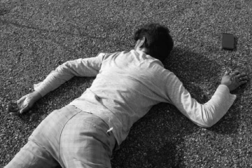 ப்ளூடூத் மூலம் செல்போனில் பேசி கொண்டிருந்த 15 வயது சிறுவன் மாரடைப்பால் மரணம்! நடந்தது என்ன? ஒரு எச்சரிக்கை செய்தி