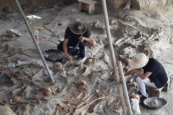 கொன்றவனே தடயம் தேடும் நாடு | Doubts About Kokkuththoduvai Human Burial Site