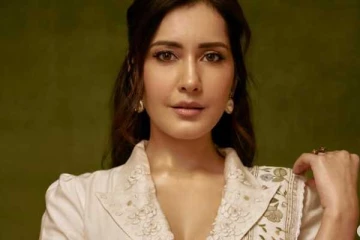 நடிகை ராஷி கண்ணாவின் ரீசெண்ட் போட்டோஷூட்.. இதோ..