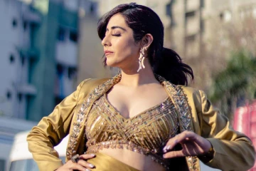 பாடகி ஜோனிடா காந்தி ஹீரோயின்களை மிஞ்சும் கிளாமர்