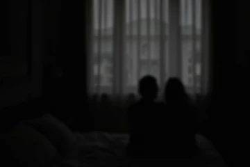 “අනේ මොකුත් කරන්න එපා දෙයියෝ”..රටටම විදුලිය ගිය වෙලාවේ පහන පත්තු කර ගත්ත සැමියා...