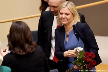 'முதல் பெண் பிரதமர்' - பதவியேற்ற சில மணிநேரங்களில் ராஜினாமா!