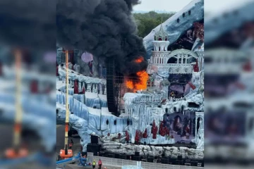 உலகப் புகழ்பெற்ற டுமாரோலேண்ட் இசைத் திருவிழா மேடையில் பாரிய தீ