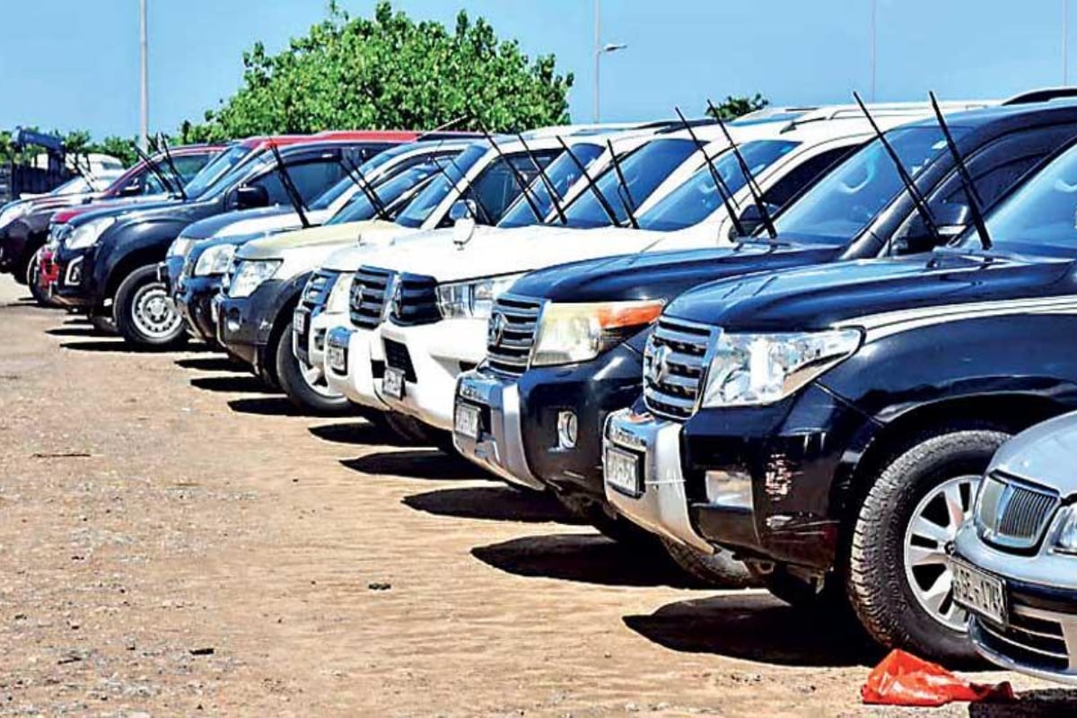 போக்குவரத்து அமைச்சில் பாரிய முறைகேடுகள் - பல கோடி ரூபா பெறுமதியான வாகனங்கள் மாயம் | Vehicles Worth Several Crore Rupees Missing போக்குவரத்து அமைச்சில் பாரிய முறைகேடுகள் - பல கோடி ரூபா பெறுமதியான வாகனங்கள் மாயம் | Vehicles Worth Several Crore Rupees Missing