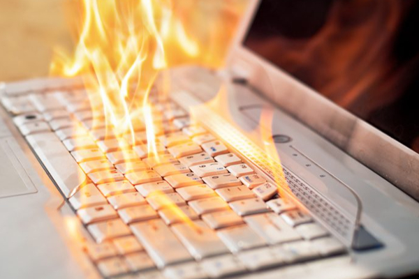 மாணவனுக்கு எமனான மடிக்கணனி | Student Dies In Laptop Explosion