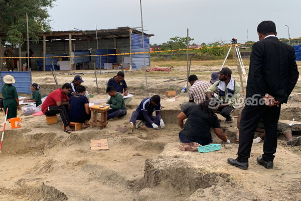 யாழ்.செம்மணியில் புதிதாக அடையாளம் காணப்பட்டுள்ள எலும்புத் தொகுதிகள்! | New Bone Blocks Identified In Semmani