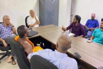 திடீரென ரவூப் ஹக்கீமை சந்தித்த கோட்டா கோ கம போராட்ட குழு!