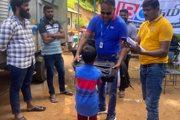 பதுளை சார்ணியா தமிழ் மகா வித்தியாலயத்தை சென்றடைந்த உறவுப்பாலம் நிவாரணப்பணி | Uravuppalam Relief Work