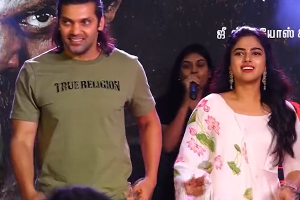 ரசிகர்கள் செயலால் கோபமாக வெளியேறிய ஆர்யா! அதிர்ச்சி சம்பவம் | Arya Angry On Fans Behaviour