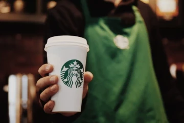 தேநீர் சிந்தியதால் ஊழியருக்கு 50 மில்லியன் டாலர் வழங்க உத்தரவிட்ட நீதிமன்றம்