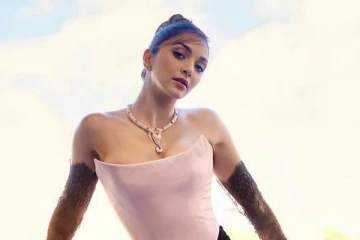 கேன்ஸ் திரைப்பட விழாவில் கியாரா அத்வானி.. உச்சகட்ட கவர்ச்சி உடையில் வந்த நடிகை