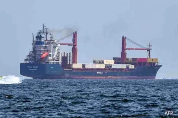 கடலில் சிக்கி தவிக்கும் 1900 கப்பல்கள்: முதன்மை களமாக மாறும் கடற்பரப்புகள்