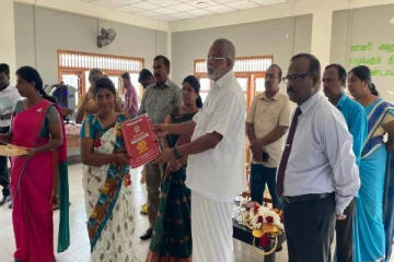 யாழ் - கல்லூண்டாய்வெளி குடியிருப்புத்திட்ட மக்களுக்கு காணி உரிமைப் பத்திரம் கையளிப்பு (படங்கள்)