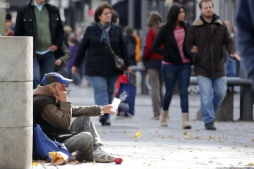 ஜெர்மனியில் அரச உதவிபெற்றும் அல்லாடும் மக்கள்!
