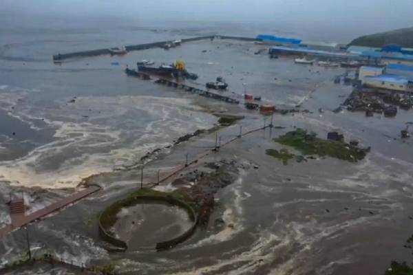 பாரிய சுனாமி அலை:செயற்கைக்கோளில் அவதானிக்கப்பட்ட தகவல்கள் | Nasa Captures Massive Tsunami New Discovery