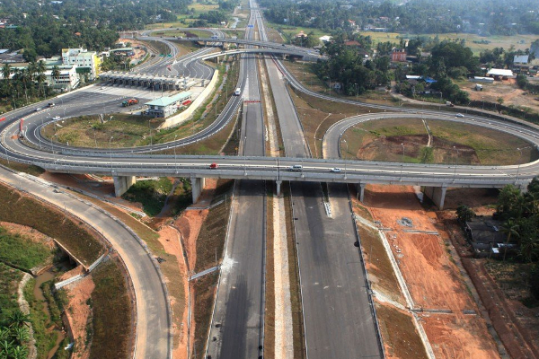 அதிவேக நெடுஞ்சாலையில் பயணிக்கும் சாரதிகளுக்கு விசேட அறிவிப்பு! | Special Notice For Drivers Traveling Expressway