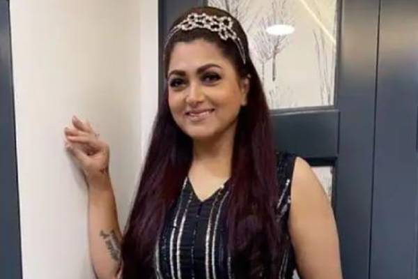 கடும் சோகத்தில் இருக்கும் நடிகை குஷ்பு, ICUவில் உயிருக்கு போராடும் உறவினர்- அவரே போட்ட பதிவு | Actress Khushboo Emotional Post