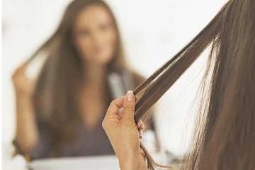 ஒரு முடி வெள்ளையாகி இவ்வளவு காலத்திற்குள் எல்லா முடியும் வெள்ளையாகிடும்! இளநரை தடுக்க சூப்பர் ஐடியா