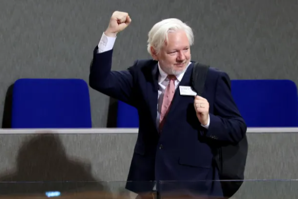 நோபல் அட்டக்களைக்கு எதிராக முறைப்பாடு செய்த ஜூலியன் அசாஞ்சே | Assange Files Complaint Against Nobel Foundation