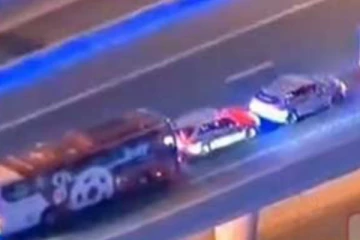 ප්‍රභල පාපන්දු කණ්ඩායමක් රැගත් බස් රථය අනතුරට ලක්වෙයි..