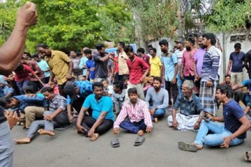 யாழிற்கு ஜனாதிபதி விஜயம்; இந்திய துணை தூதரகத்தினை முற்றுகையிட்டதால் பரப்ரப்பு