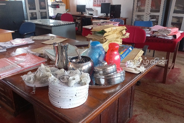 முன்னாள் நாடாளுமன்ற உறுப்பினர் வீட்டில் திருட்டு: ஐவர் கைது(Photos) | Burglary Ex Parliamentarian House Five Arrested முன்னாள் நாடாளுமன்ற உறுப்பினர் வீட்டில் திருட்டு: ஐவர் கைது(Photos) | Burglary Ex Parliamentarian House Five Arrested