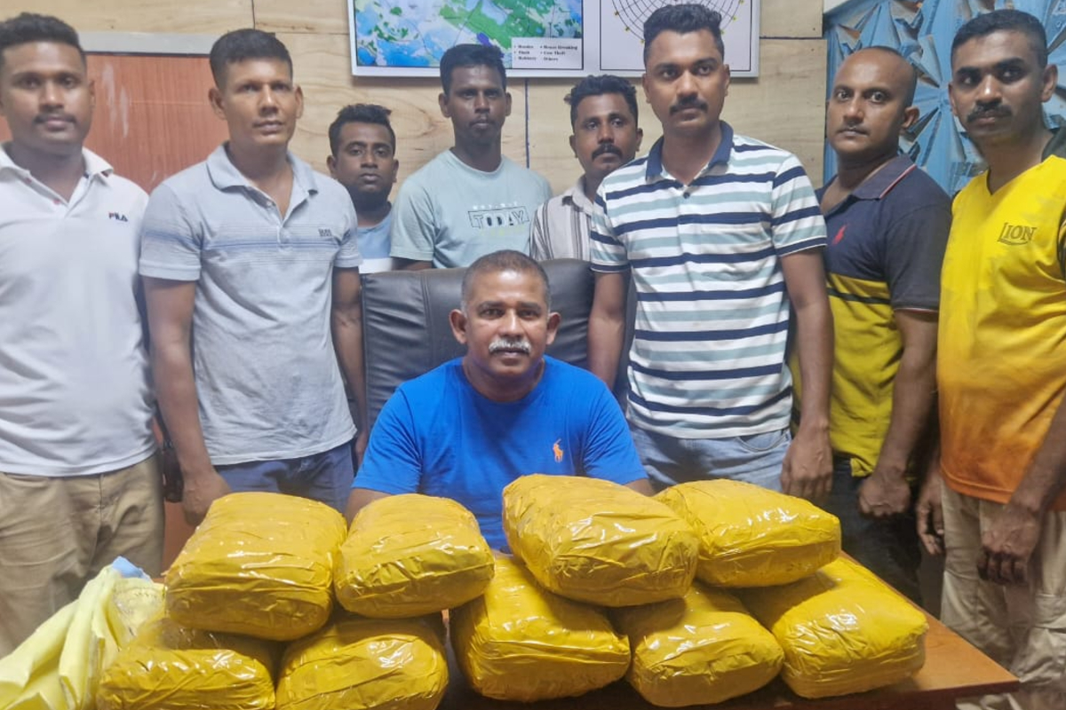யாழில் பெருந்தொகை போதைப்பொருள் மீட்பு! பின்னணியில் பிரபல கட்சியொன்றின் உறுப்பினர் | 16 Kg Kerala Cannabis Packages Seized In Jaffna யாழில் பெருந்தொகை போதைப்பொருள் மீட்பு! பின்னணியில் பிரபல கட்சியொன்றின் உறுப்பினர் | 16 Kg Kerala Cannabis Packages Seized In Jaffna