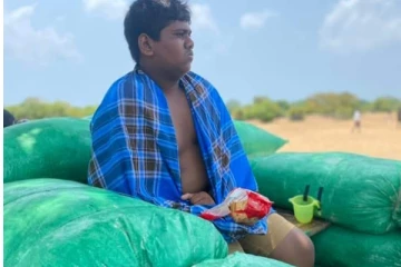 முள்ளிவாய்க்காலில் பலரையும் மெய்சிலிர்க்க வைத்த பாலச்சந்திரனின் நினைவுகள் (Photos)