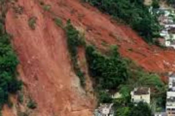 දිස්ත්‍රික්ක 7කට නායයෑමේ රතු නිවේදන..