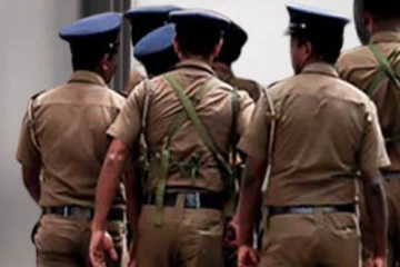 பல்கலை மாணவர்கள் மீது தாக்குதல் ; மதுபோதையில் அரங்கேறிய அடாவடி