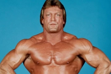 பிரபல மல்யுத்த வீரர் உயிரிழப்பு