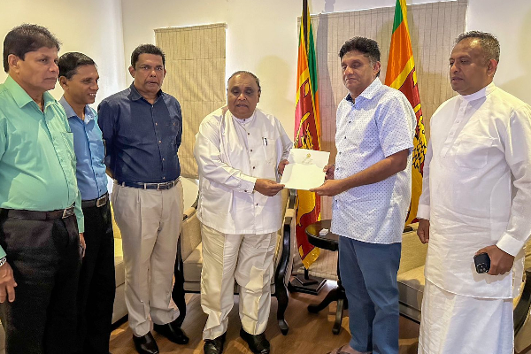 ஐக்கிய மக்கள் சக்தியில் இணைந்தார் : நாடாளுமன்ற உறுப்பினர் ஷான் விஜயலால் டி சில்வா - ஐபிசி தமிழ்