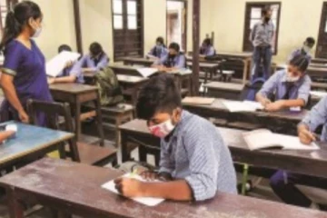 தஞ்சை பள்ளிகளில் வேகமெடுக்கும் கொரோனா: விதிமுறைகளை மீறிய இரண்டு தனியார் பள்ளிகளுக்கு அபராதம்