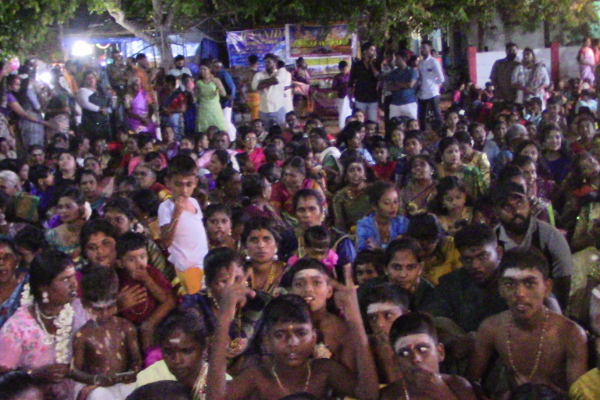 திரெளபதி அம்மன் ஆலயத்தில் தீ மிதிப்பு விழா; பக்தர்கள் பரவசம் | Fire Trampling Draupadi Amman Temple In Puttalam