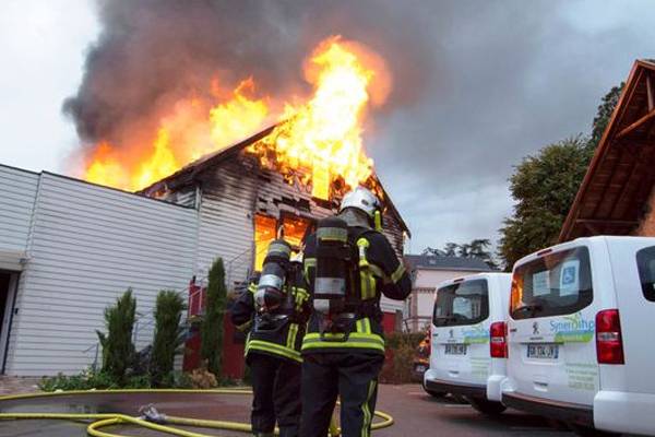 மாற்றுத் திறனாளி பராமரிப்பு மையத்தில் தீ விபத்து; 11 பேர் பலி | A Fire At A Disabled Care Center