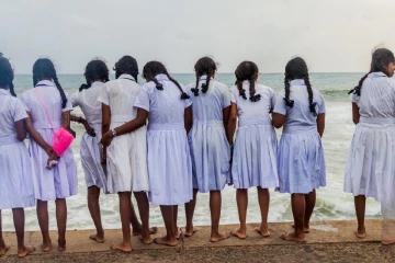 පාසල් සිසුවියන් දරුණු අනතුරක - දෙමව්පියන් වහාම දැනුවත් වෙන්න
