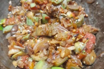 கத்தரிக்காய் வதக்கல் சட்னி செய்வது எப்படி? வெறும் 10 நிமிடம் போதும்.... ரிச் சுவையில் இனி ருசியுங்கள்!