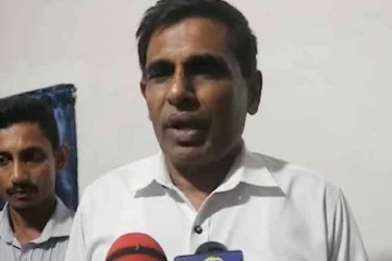 චීවරයේ ගෞරවය කෙළසූ චීවරධාරීන්ට කරන දේ මහජන ආරක්ෂක ඇමති කියයි[VIDEO]