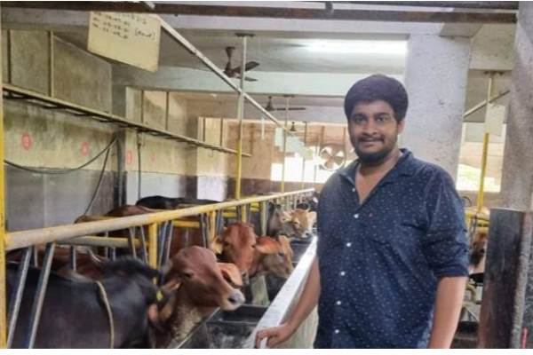 வேலையை உதறிவிட்டு மாட்டுப்பண்ணை: கோடிகளில் கொட்டும் வருமானம்!! சாதித்த இளைஞரின் கதை | This Man Set Dairy Farm Now Earning In Crores