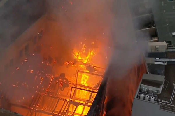 சிட்னியின் சிபிடியில் பாரிய தீ விபத்து; அச்சத்தில் மக்கள் | Massive Fire In Sydney S Cbd