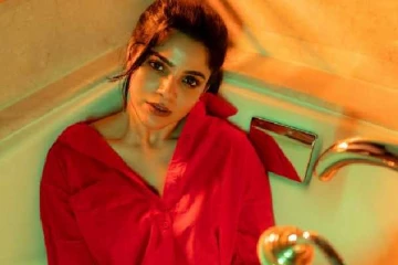 மகாராஜா பட நடிகை: பாத்டப் போட்டோஷூட்டில் நடிகை திவ்யபாரதியின் புகைப்படங்கள்..