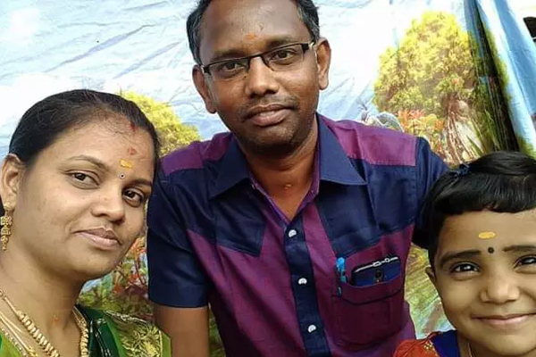 சர்க்கரை நோயால் பாதிக்கப்பட்ட 2 மகள்களையும் ஆற்றில் வீசி கொன்று தம்பதி தற்கொலை! | The Couple Suicide 2 Daughters Into The River